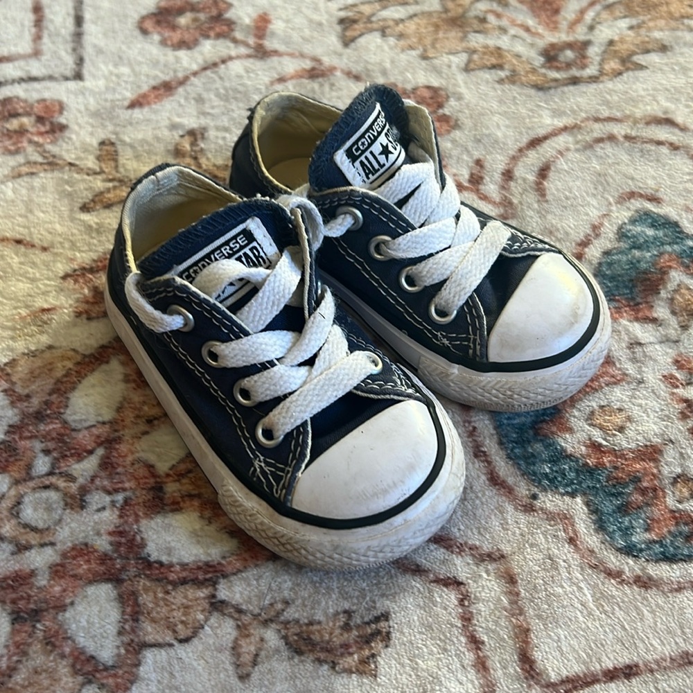 Converse Toddler size 4